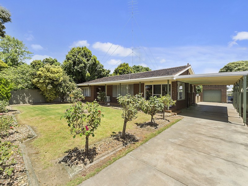 73 Sinclair Street, Colac VIC 3250