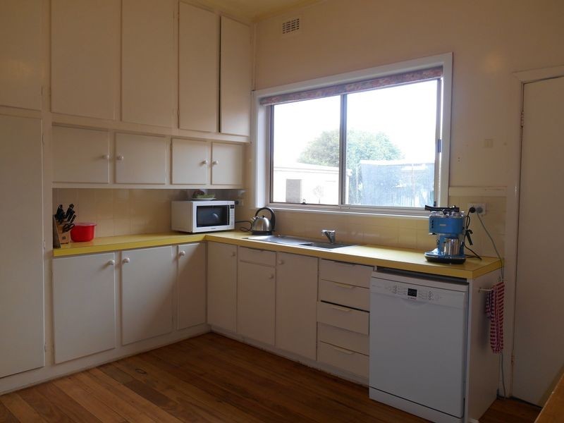 22 Armstrong Street, Colac VIC 3250