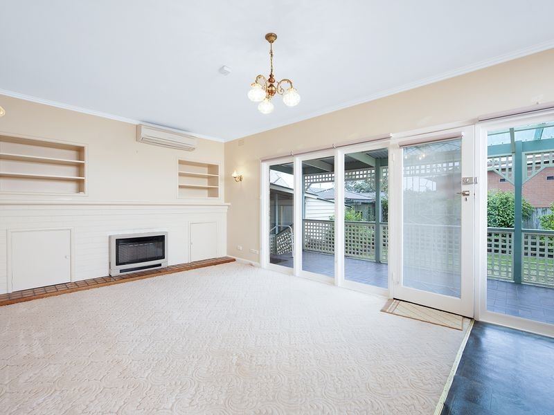 33 Moore Street, Colac VIC 3250