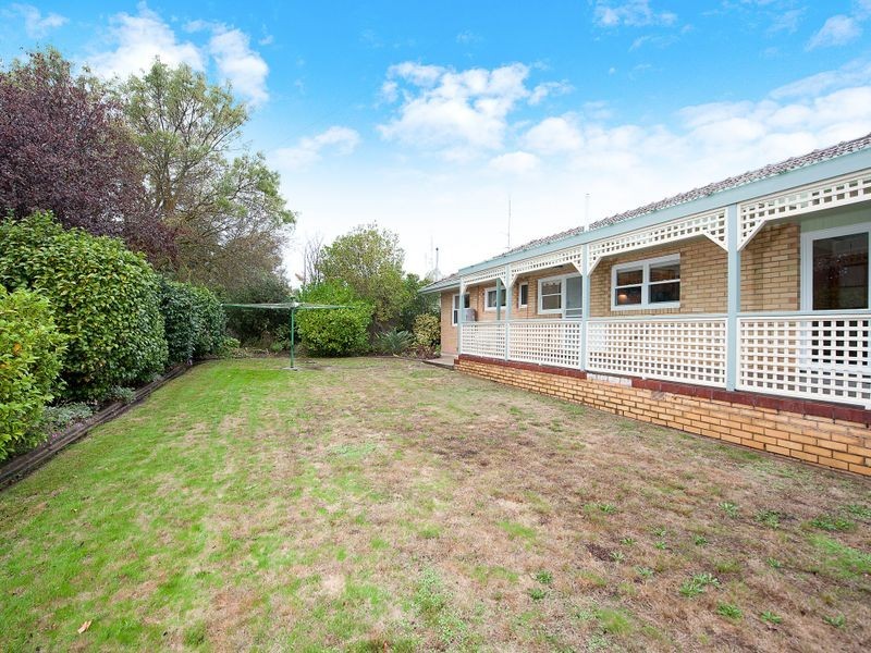 33 Moore Street, Colac VIC 3250