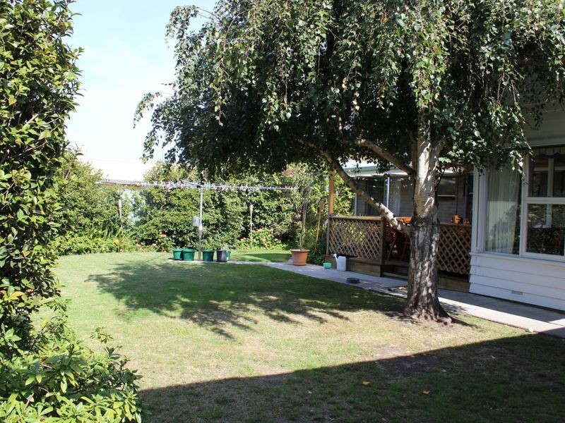 8 Sinclair Street, Colac VIC 3250