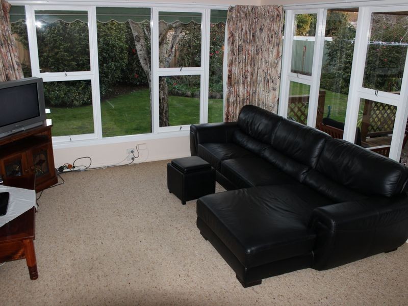 8 Sinclair Street, Colac VIC 3250