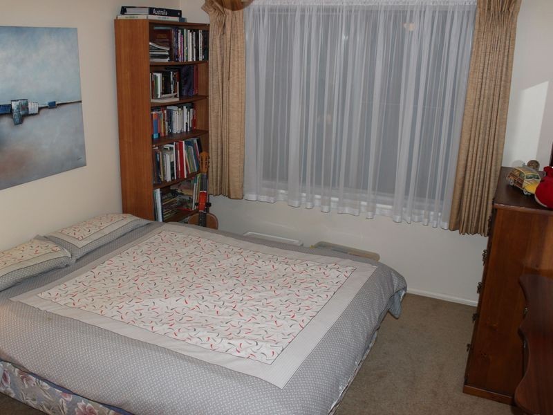 8 Sinclair Street, Colac VIC 3250