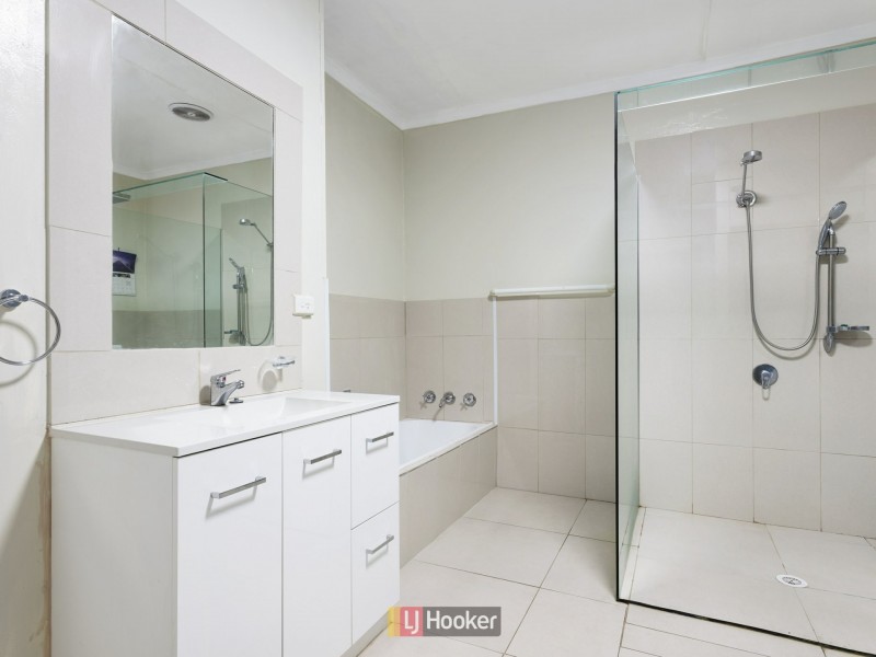 24 Churchill Square, Colac VIC 3250