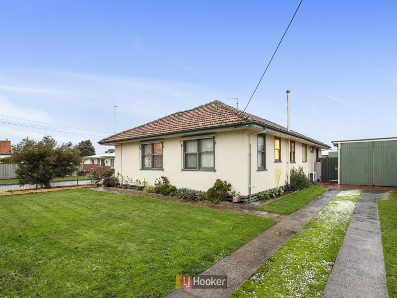 24 Churchill Square, Colac VIC 3250