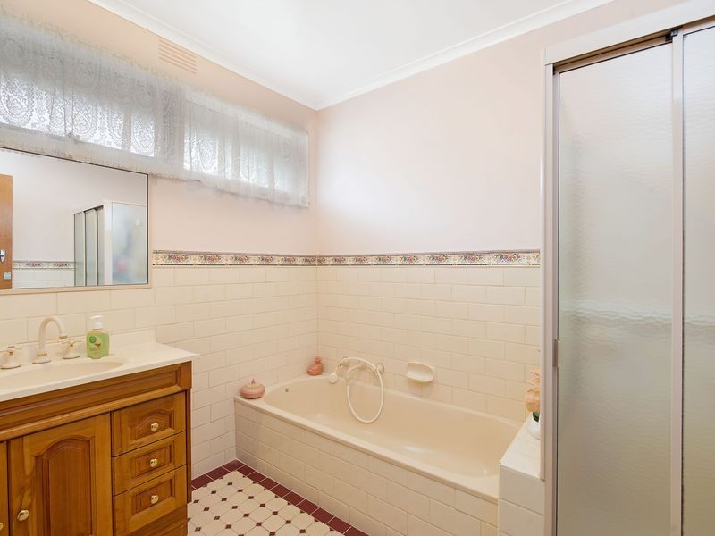 37 Armstrong Street, Colac VIC 3250