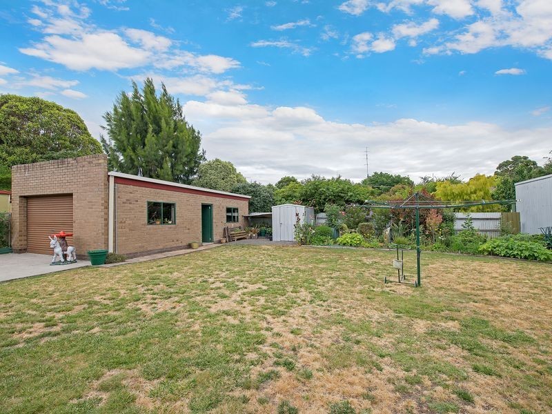 37 Armstrong Street, Colac VIC 3250