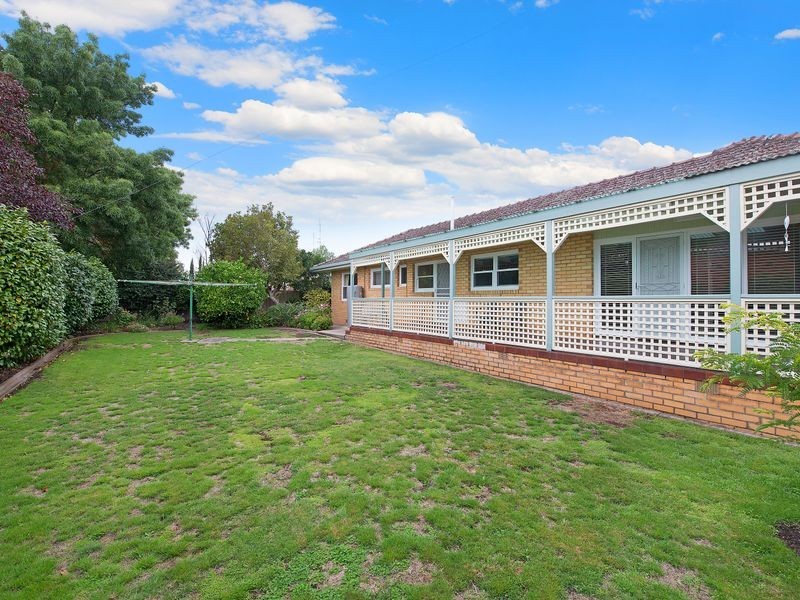 33 Moore Street, Colac VIC 3250