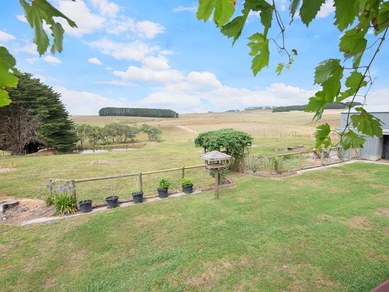 709 Centre Road, Cooriemungle VIC 3268