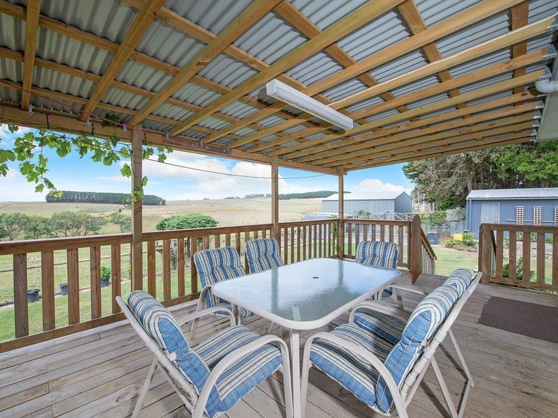 709 Centre Road, Cooriemungle VIC 3268