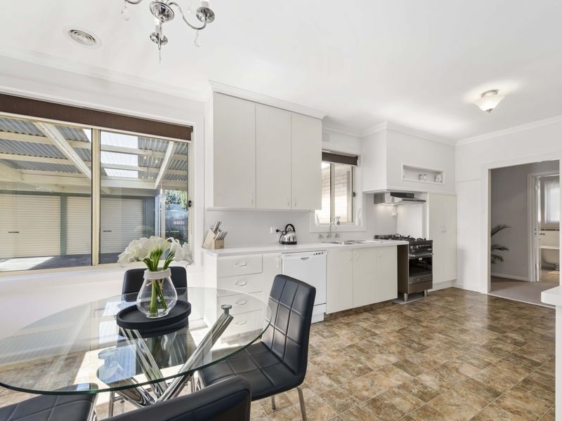 94 Sinclair Street, Colac VIC 3250