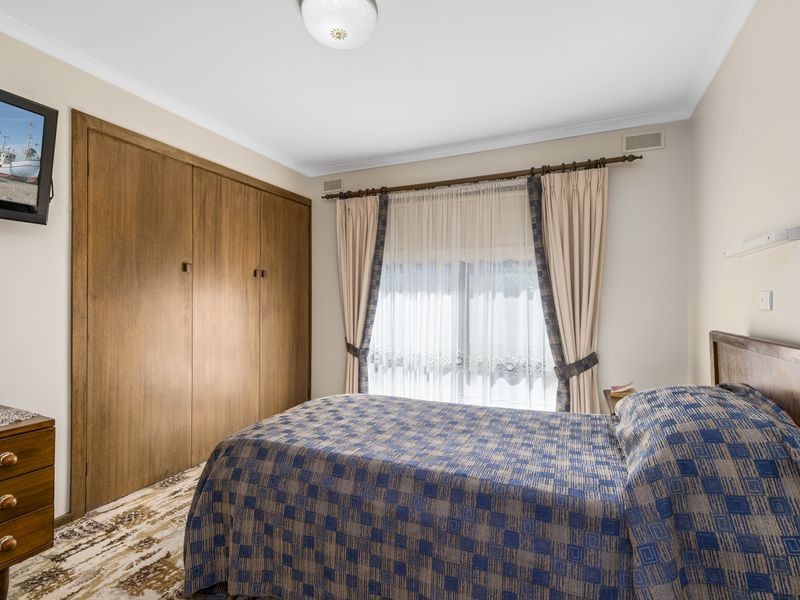 4 Little Woods Street, Colac VIC 3250