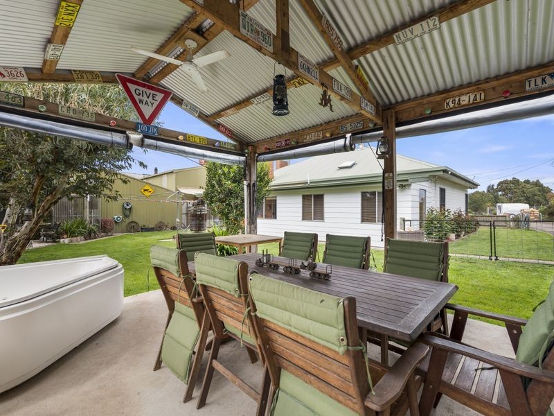 386 Princes Highway, Colac West VIC 3250