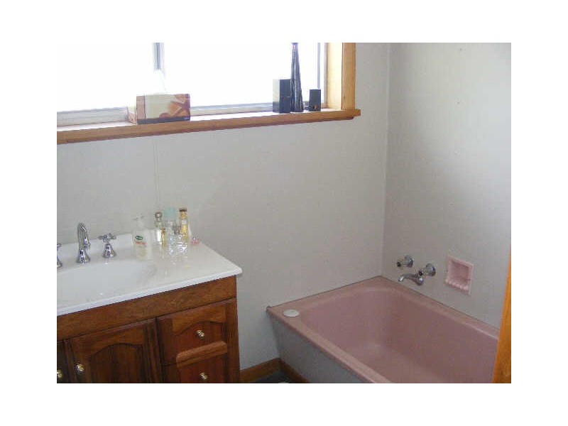 6 John Crescent, Colac VIC 3250