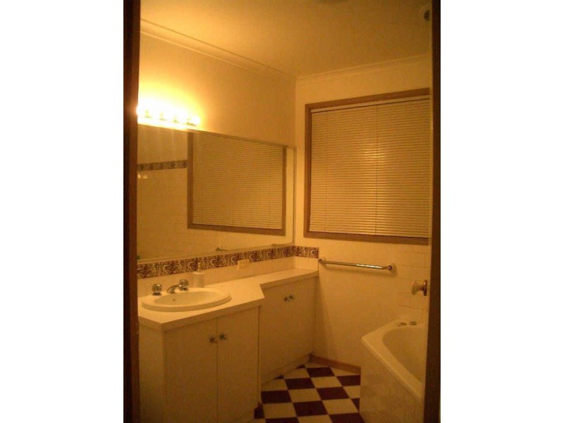 4 Callistemon Court, Elliminyt VIC 3250