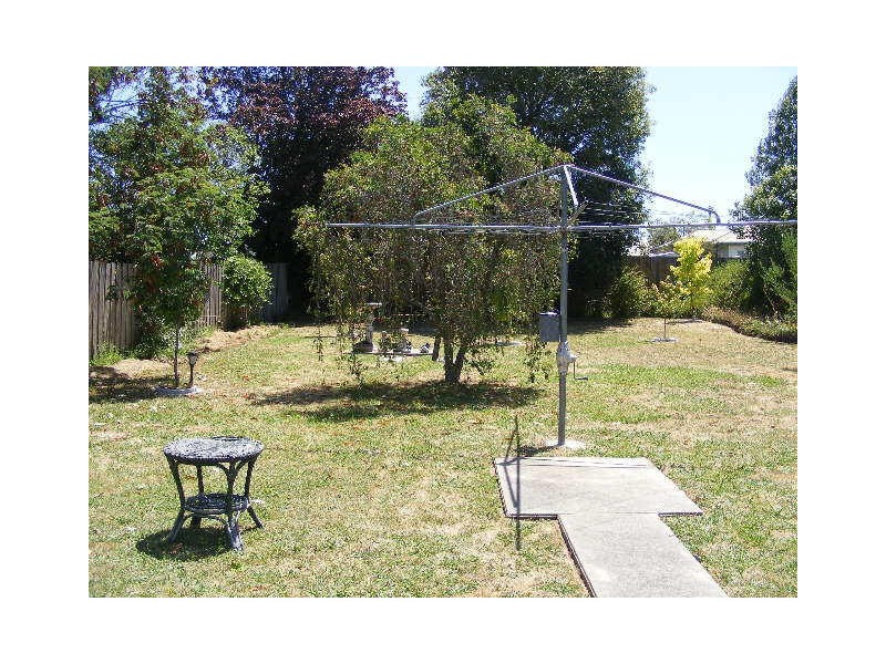 12 Johnstone Crescent, Colac VIC 3250