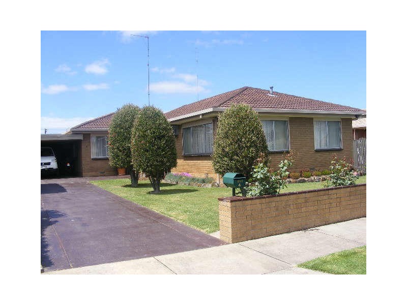 4 Batson Crescent, Elliminyt VIC 3250