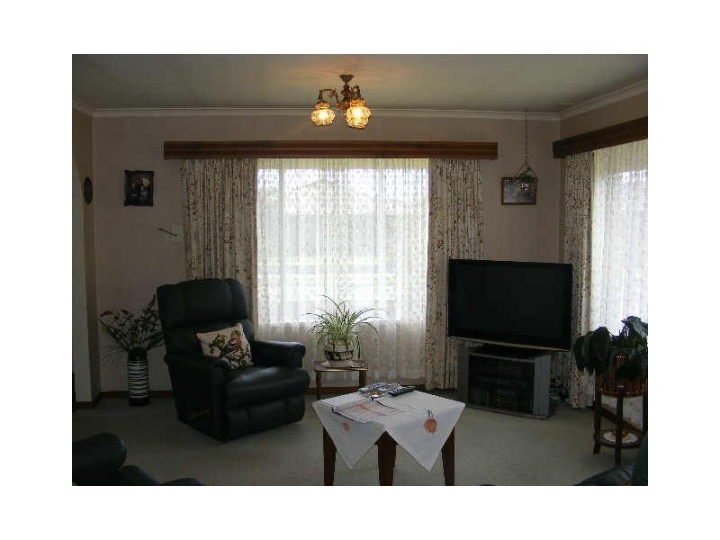 4 Batson Crescent, Elliminyt VIC 3250