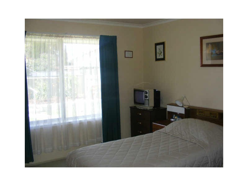 4 Batson Crescent, Elliminyt VIC 3250