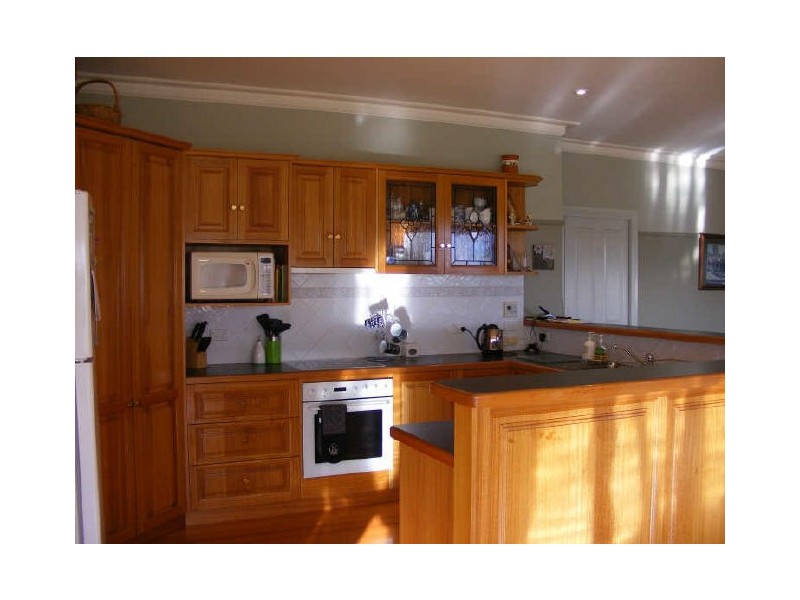 10 Spring Street, Elliminyt VIC 3250