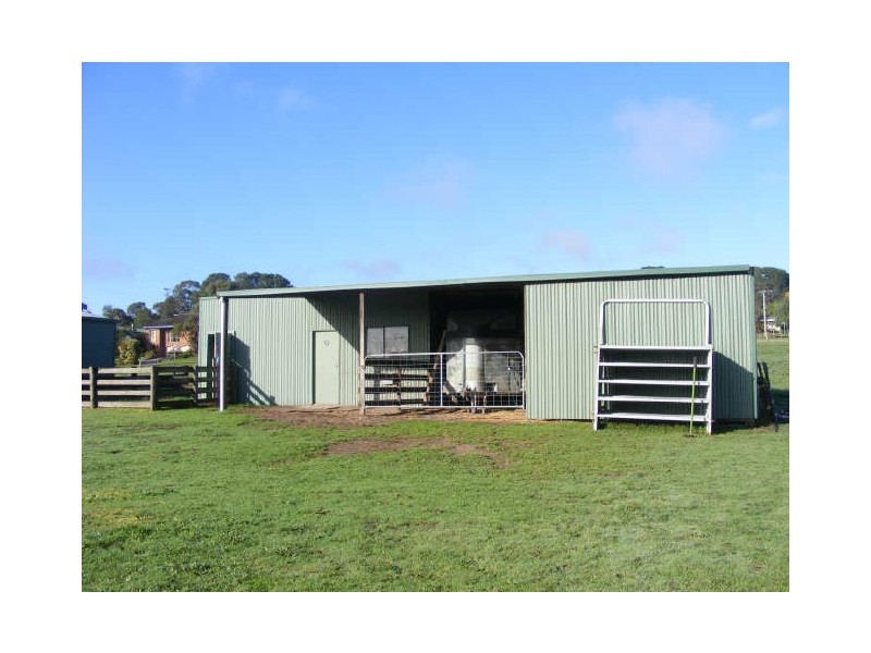 10 Spring Street, Elliminyt VIC 3250