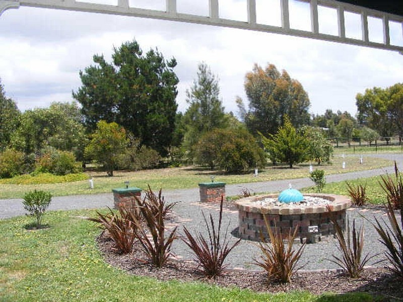30 Mahoneys Road, Elliminyt VIC 3250