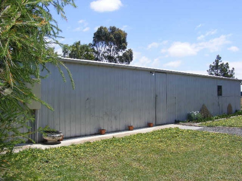 30 Mahoneys Road, Elliminyt VIC 3250