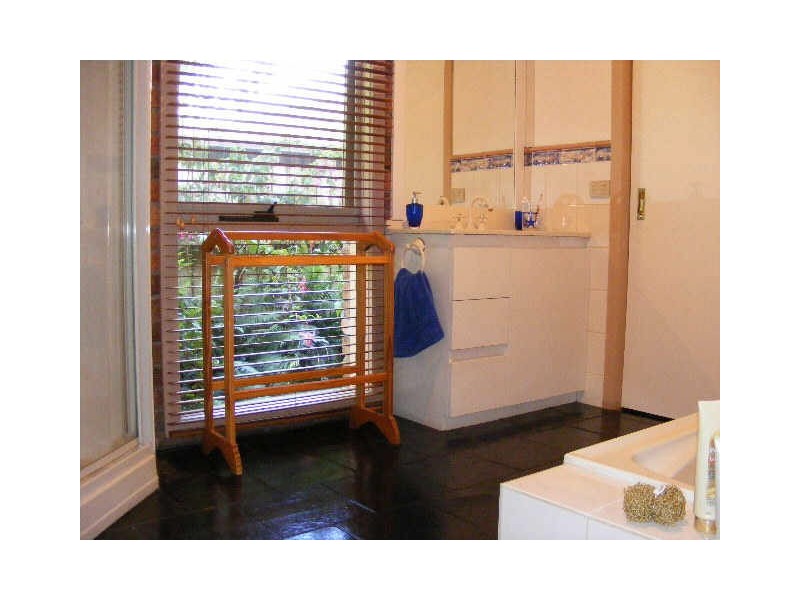 60 Balnagowan Avenue, Colac VIC 3250