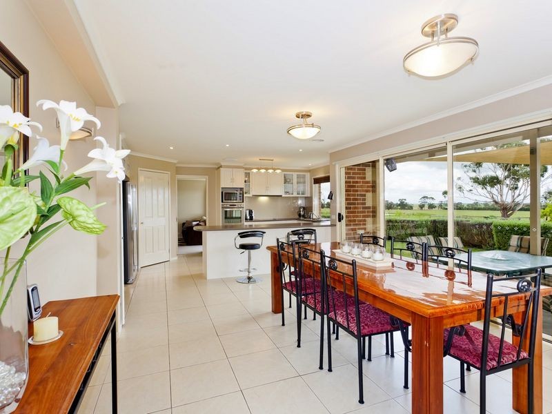 25 Roseneath Road, Warncoort VIC 3243