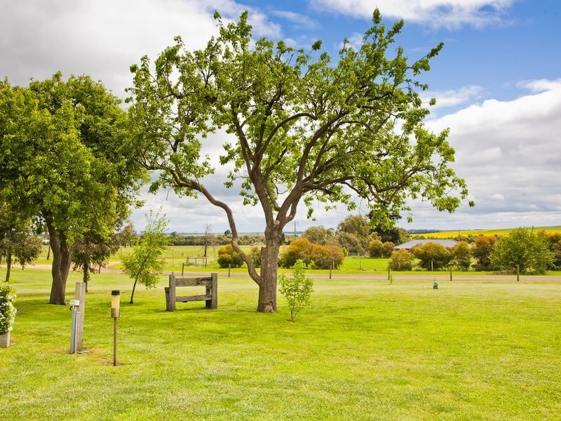 25 Roseneath Road, Warncoort VIC 3243