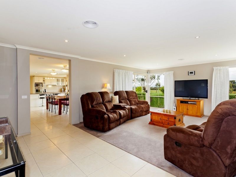 25 Roseneath Road, Warncoort VIC 3243