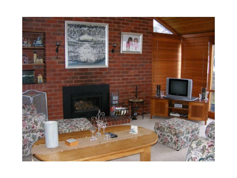 18 Balnagowan Avenue, Colac VIC 3250