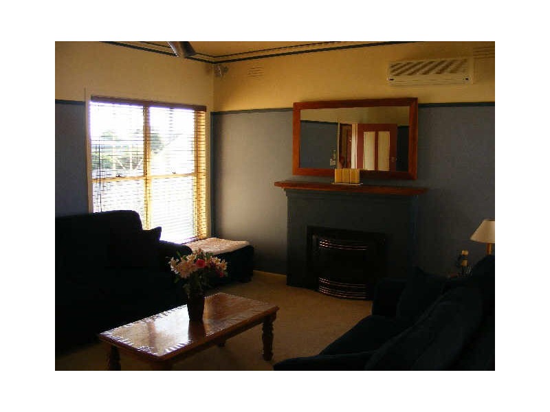 64 Hart Street, Colac VIC 3250