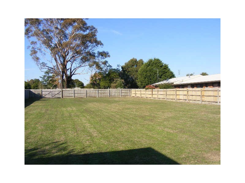 64 Hart Street, Colac VIC 3250