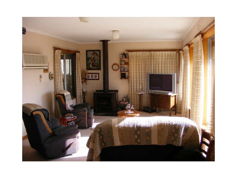 48 Tulloh Street, Elliminyt VIC 3250