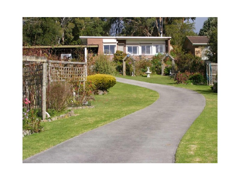 48 Tulloh Street, Elliminyt VIC 3250