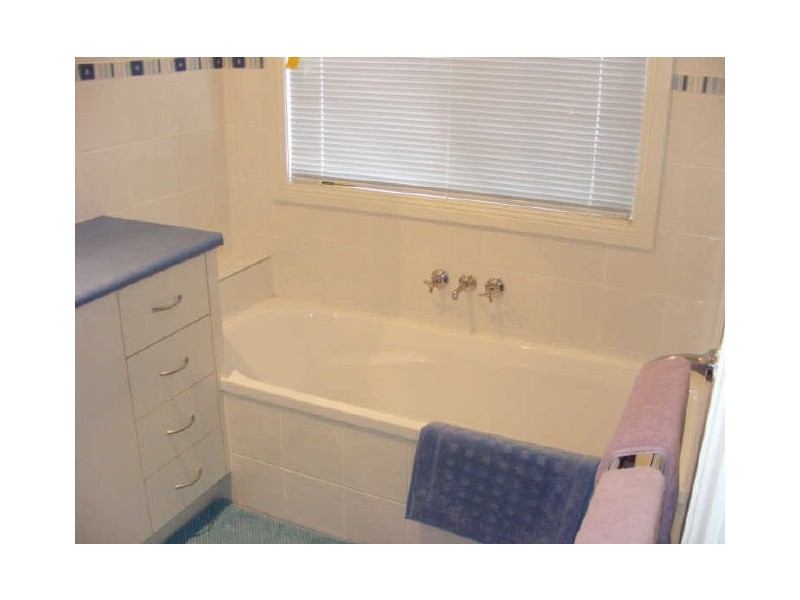 2/26 Hewitt Street, Colac VIC 3250