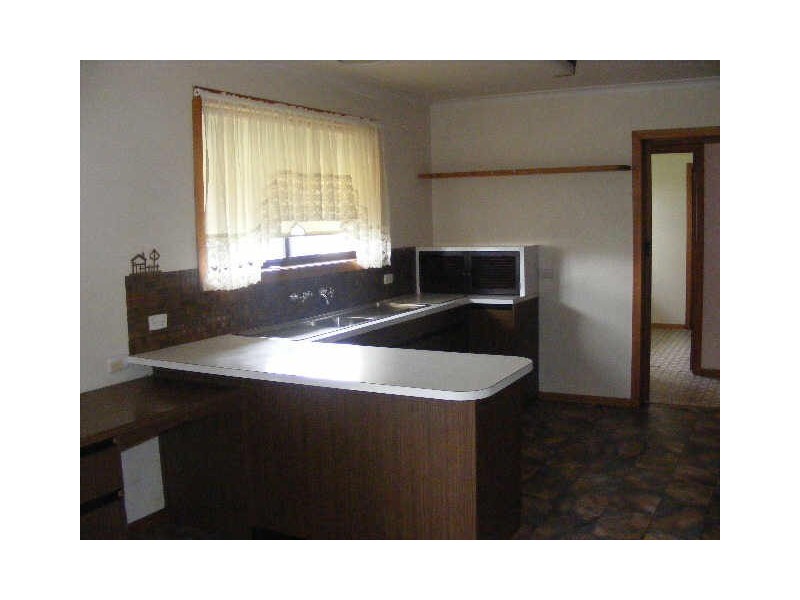 16 Campbell Street, Colac VIC 3250