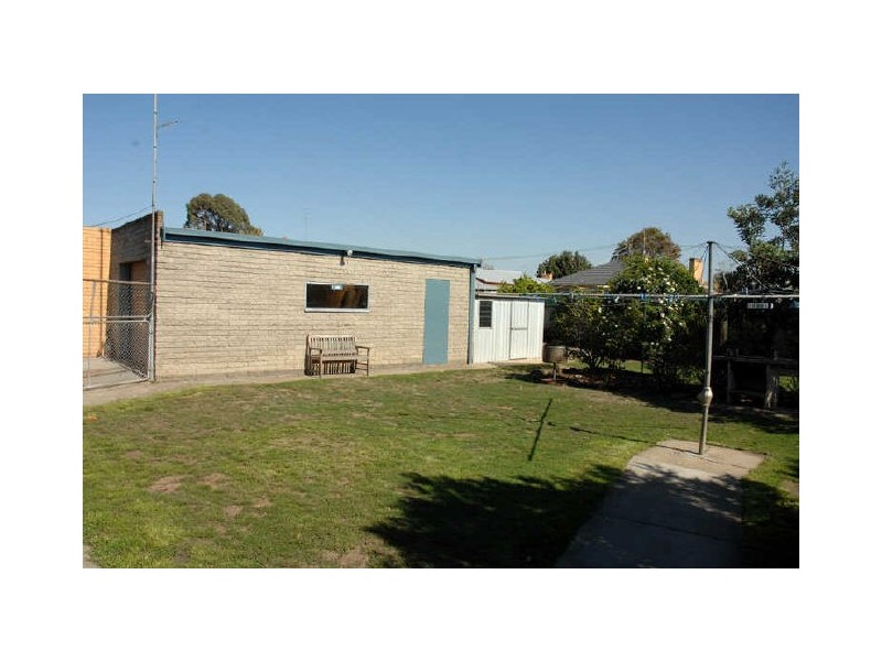 3 Robertson Street, Colac VIC 3250