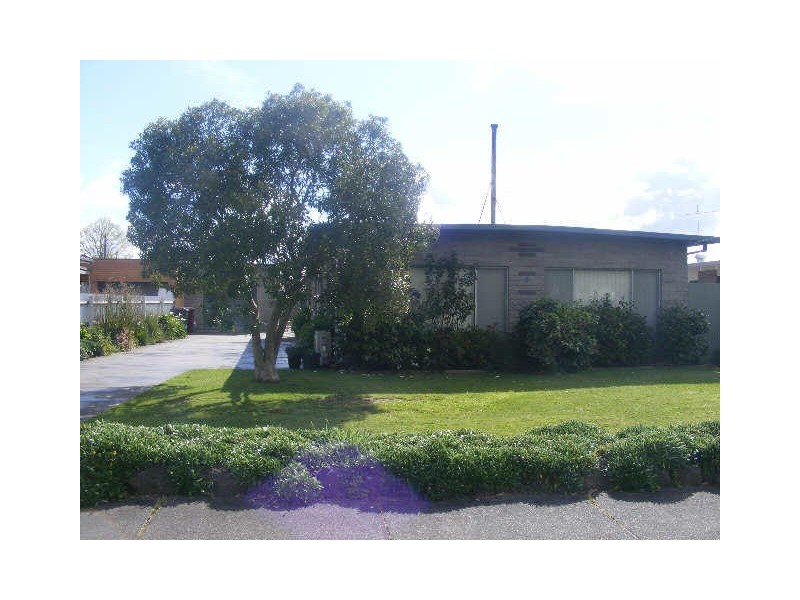 3 Robertson Street, Colac VIC 3250