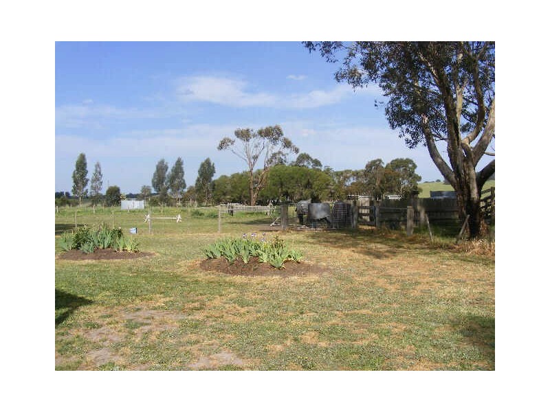 19 Egan Street, Elliminyt VIC 3250