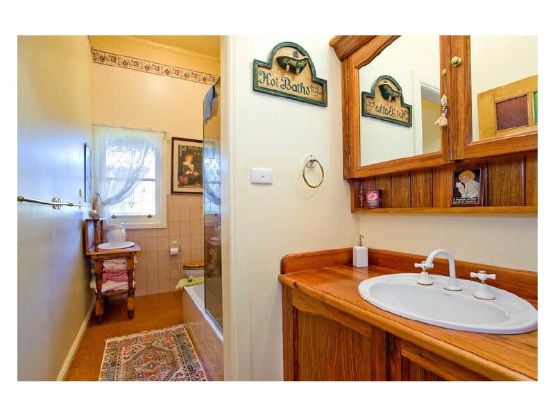 64 Jennings Street, Colac VIC 3250