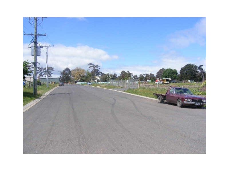 15 Saunders Street, Colac VIC 3250