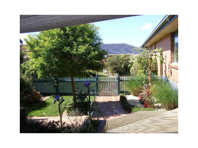32 Balnagowan Avenue, Colac VIC 3250