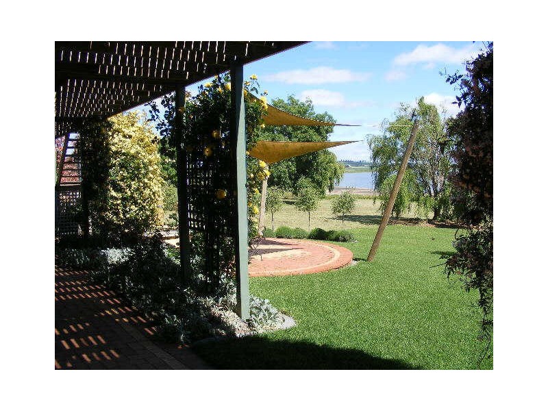 32 Balnagowan Avenue, Colac VIC 3250