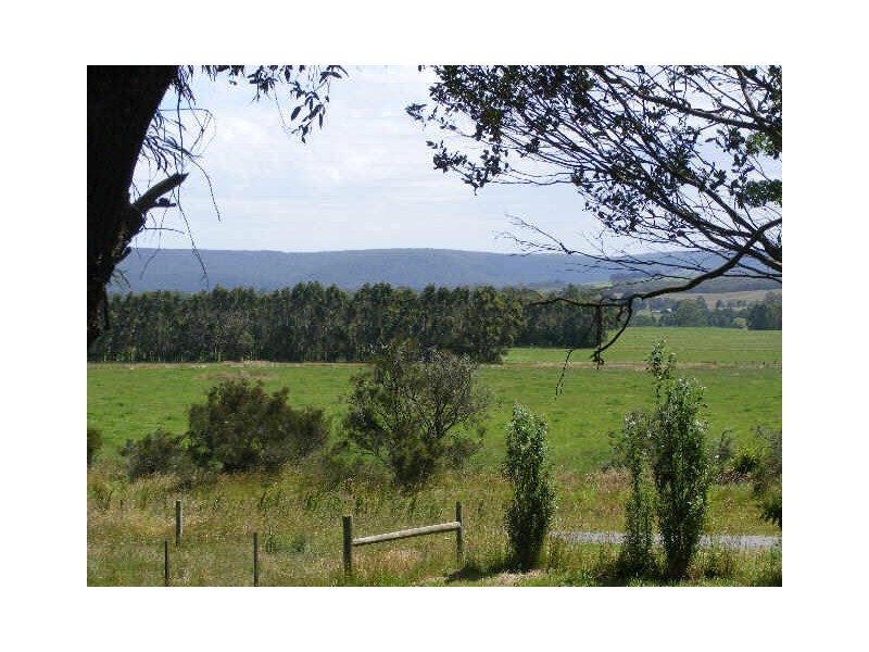 167 Moomowrong Road, Carlisle River VIC 3239