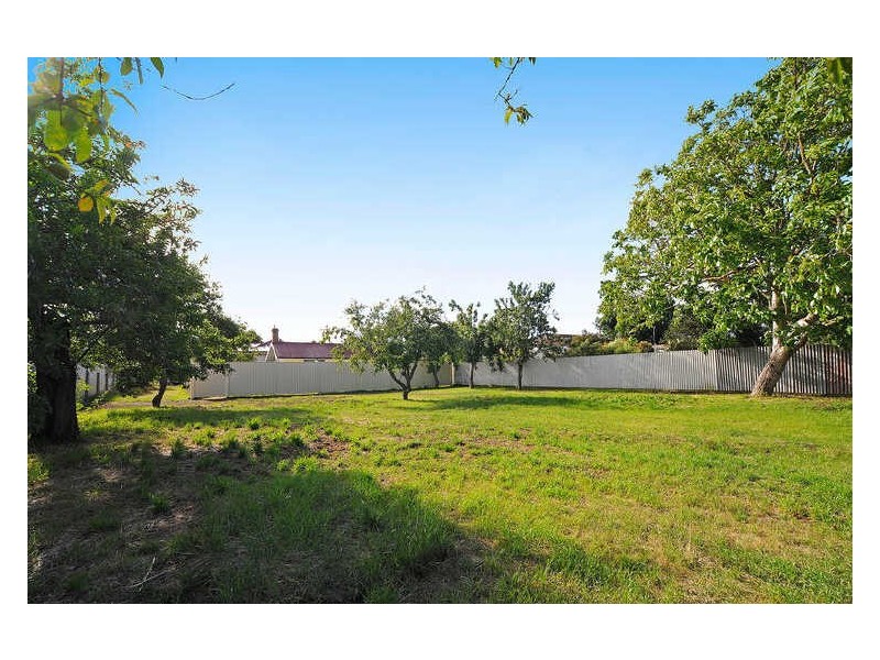 14a McLaughlin Street, Colac VIC 3250