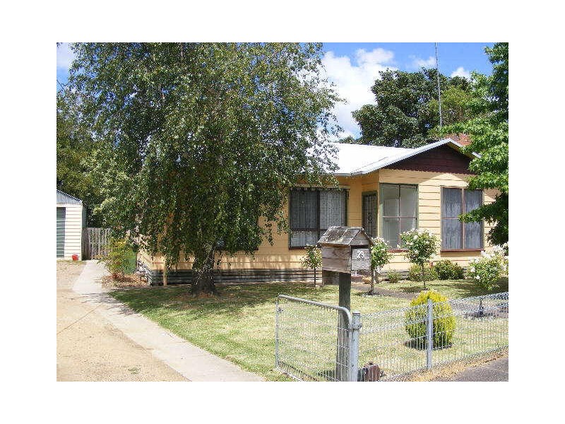 23 Lawrence Crt Colac, Colac VIC 3250