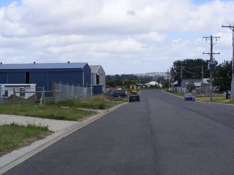 20 Saunders Street, Colac VIC 3250