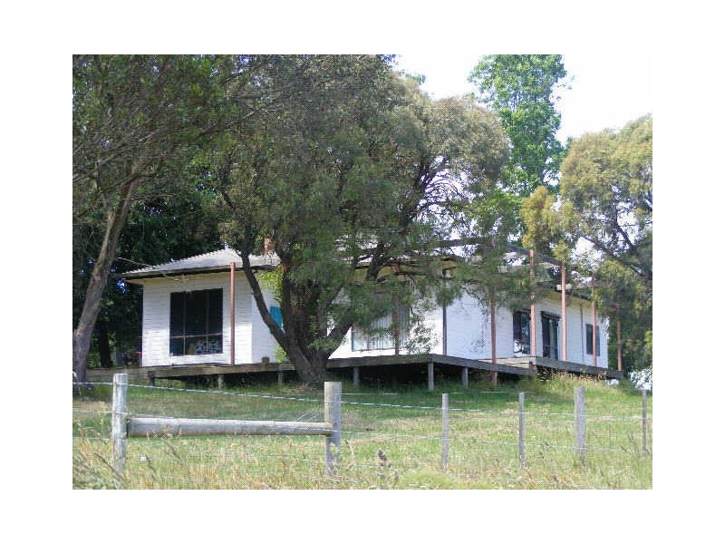 169 Moomowrong Road, Carlisle River VIC 3239